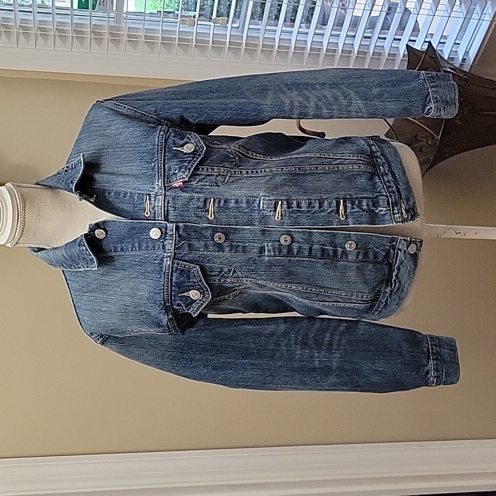 Levi Strauss & Co. Blue Jean Denim jacket 100% cotton Classic S Small Excellent…